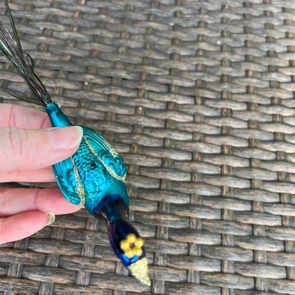 VTG Christmas Hand Blown Glass & Feather Bird Peacock Christmas Ornament *Flaws - Picture 7 of 8
